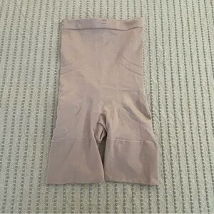 Spanx - Mid Thigh Shaper - Shape Wear - Size: Medium